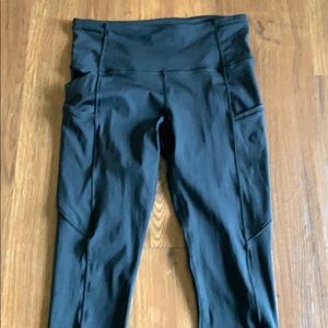 Fast and free high rise 7/8 tight black.